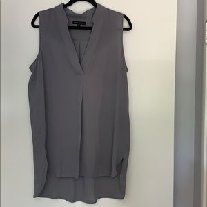 Banana republic women’s L sleeveless gray blouse